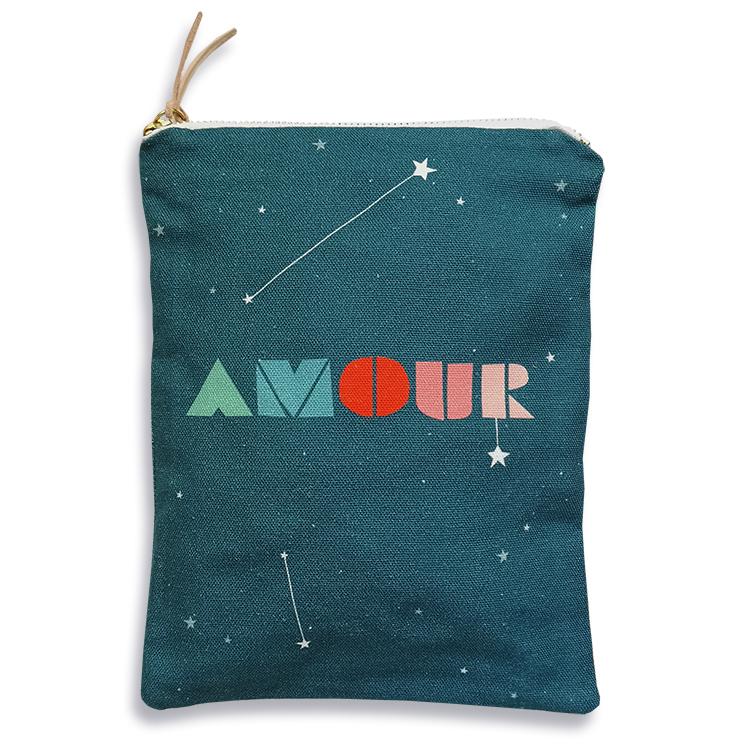 Amour pouch